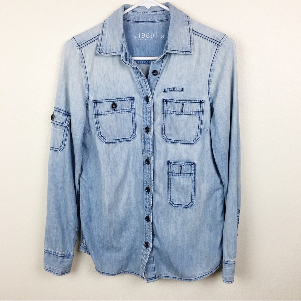 GAP | Button Down Faded Chambray Shirt - Picture 1 of 6